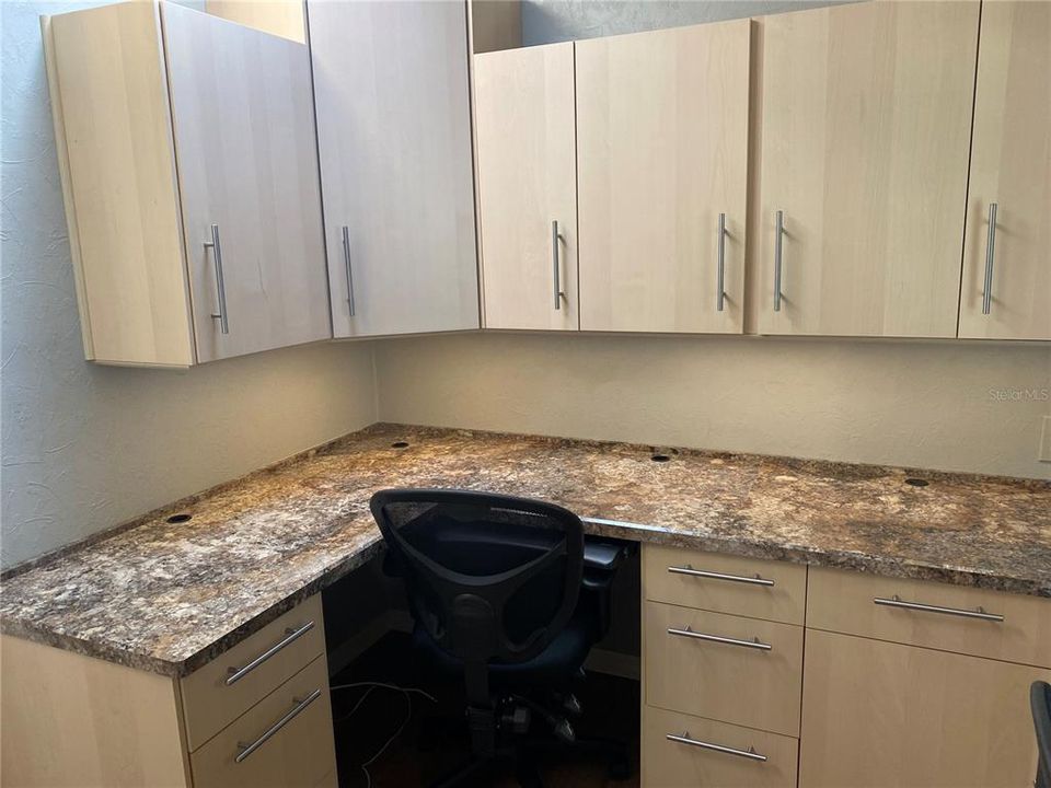 For Sale: $274,900 (3 beds, 2 baths, 1404 Square Feet)