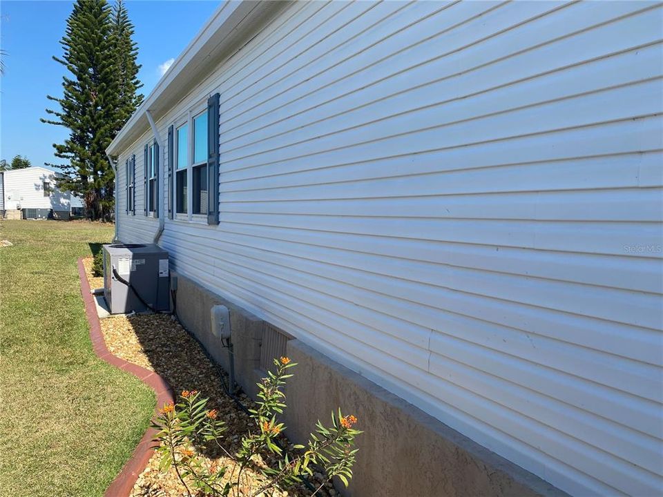 For Sale: $274,900 (3 beds, 2 baths, 1404 Square Feet)