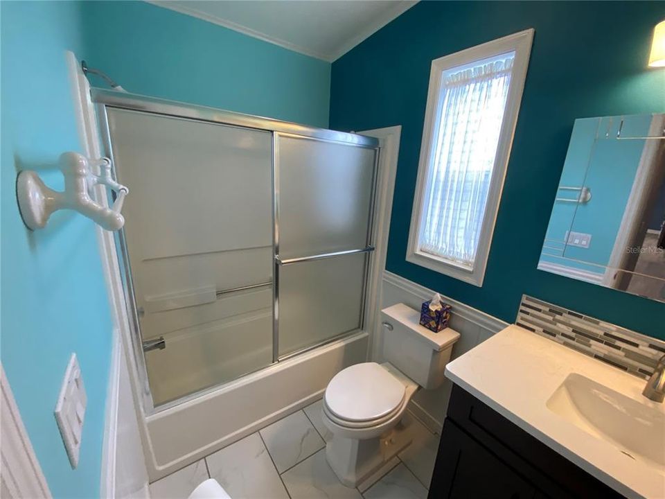 For Sale: $274,900 (3 beds, 2 baths, 1404 Square Feet)