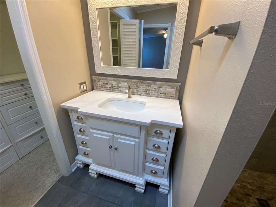 For Sale: $274,900 (3 beds, 2 baths, 1404 Square Feet)