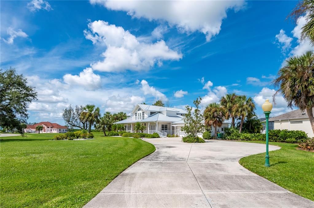 For Sale: $849,000 (4 beds, 2 baths, 3705 Square Feet)