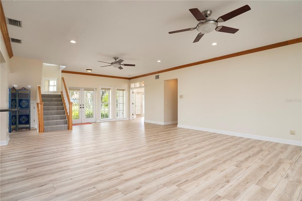 For Sale: $849,000 (4 beds, 2 baths, 3705 Square Feet)