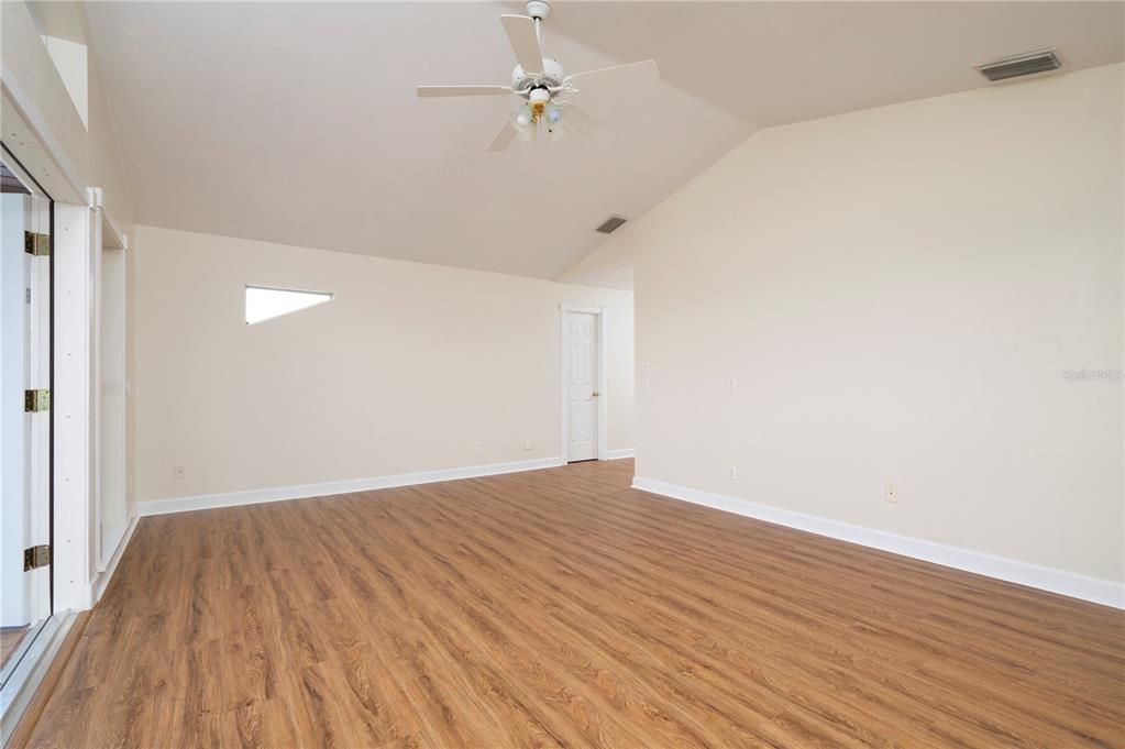 For Sale: $849,000 (4 beds, 2 baths, 3705 Square Feet)