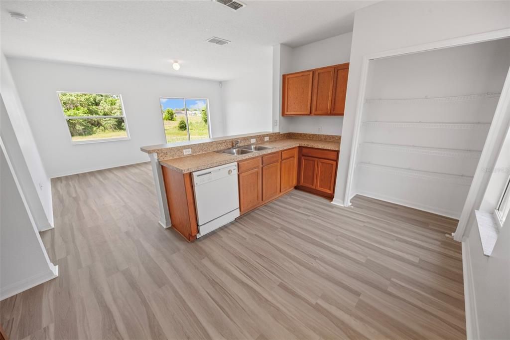 For Rent: $1,775 (3 beds, 2 baths, 1239 Square Feet)