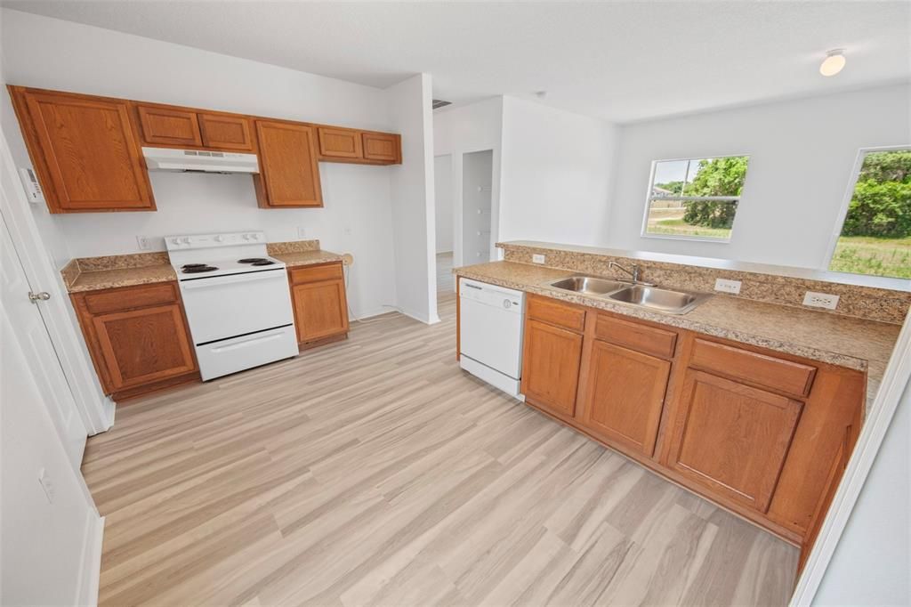 For Rent: $1,775 (3 beds, 2 baths, 1239 Square Feet)