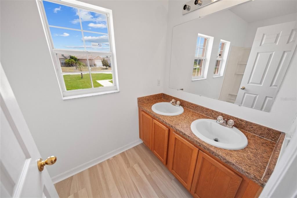 For Rent: $1,775 (3 beds, 2 baths, 1239 Square Feet)