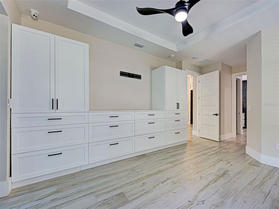 For Sale: $689,000 (3 beds, 2 baths, 2010 Square Feet)