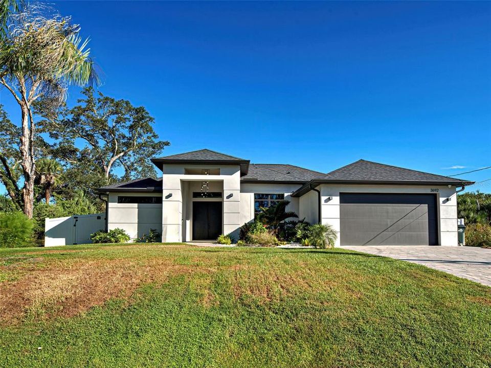 For Sale: $689,000 (3 beds, 2 baths, 2010 Square Feet)