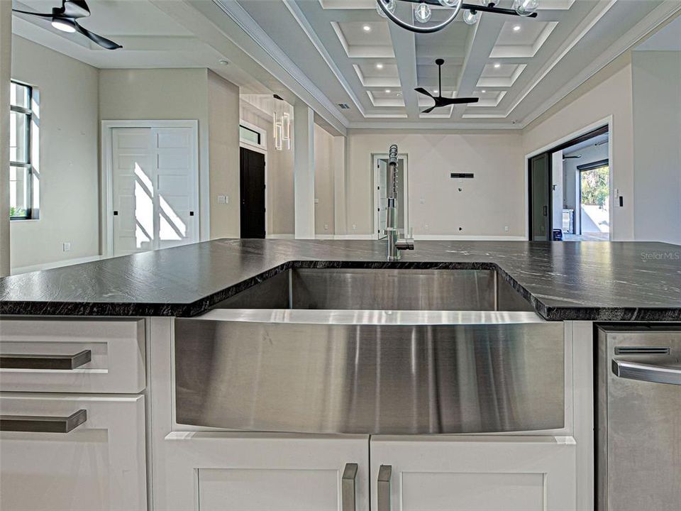 For Sale: $689,000 (3 beds, 2 baths, 2010 Square Feet)