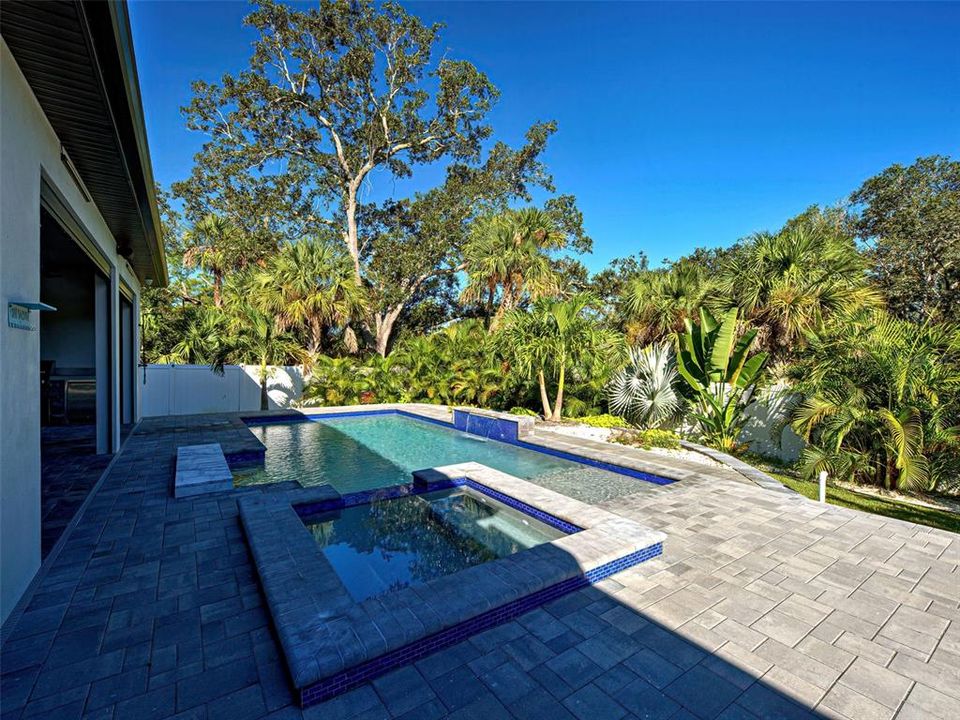 For Sale: $689,000 (3 beds, 2 baths, 2010 Square Feet)