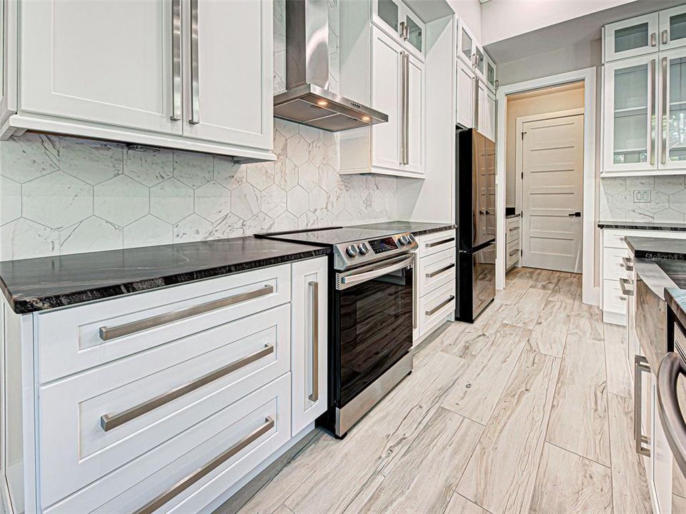 For Sale: $689,000 (3 beds, 2 baths, 2010 Square Feet)