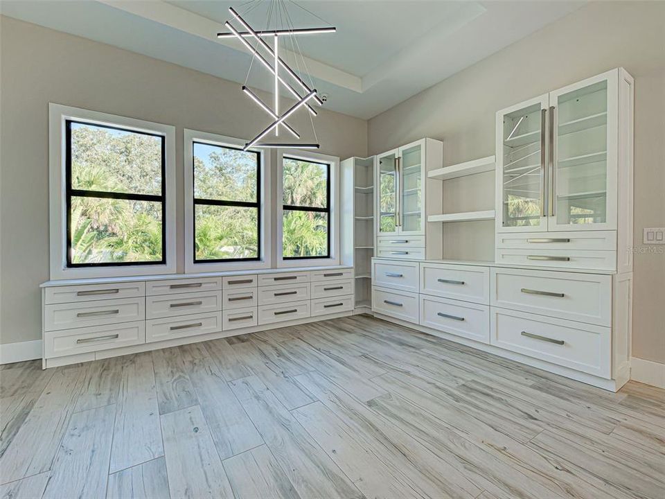 For Sale: $689,000 (3 beds, 2 baths, 2010 Square Feet)