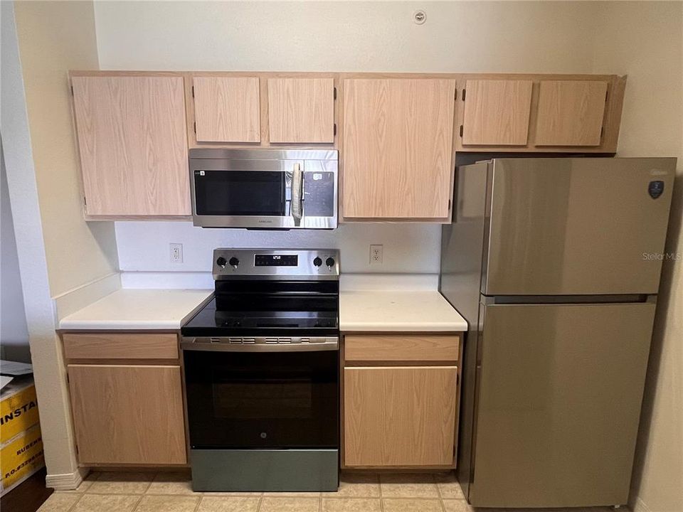 出租: $1,600 (1 贝兹, 1 浴室, 734 平方英尺)