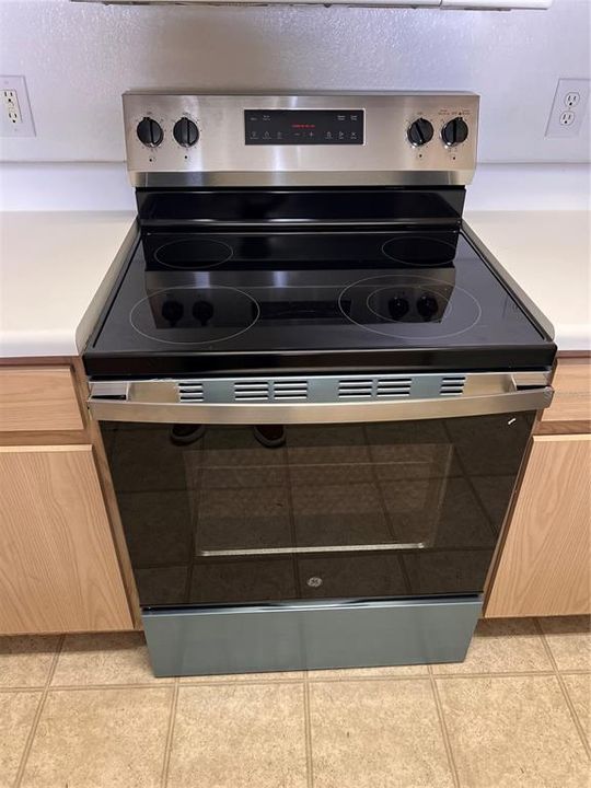 出租: $1,600 (1 贝兹, 1 浴室, 734 平方英尺)