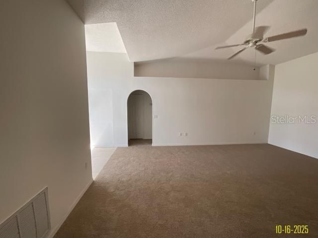 En Venta: $369,000 (3 camas, 2 baños, 1620 Pies cuadrados)