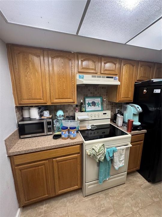 For Sale: $75,000 (0 beds, 1 baths, 565 Square Feet)