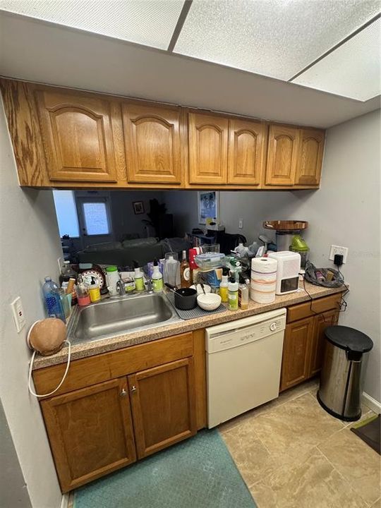 For Sale: $75,000 (0 beds, 1 baths, 565 Square Feet)