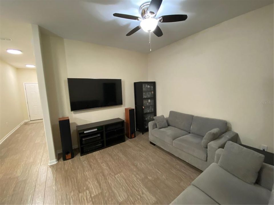 For Sale: $244,900 (2 beds, 2 baths, 1406 Square Feet)