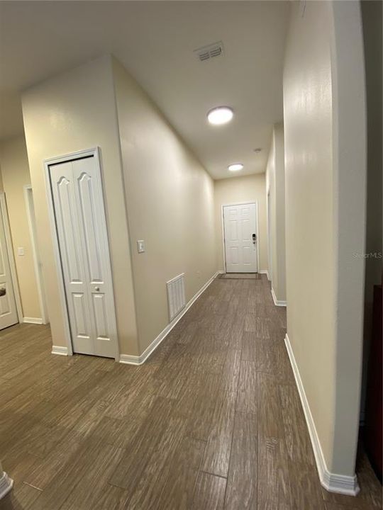 For Sale: $244,900 (2 beds, 2 baths, 1406 Square Feet)