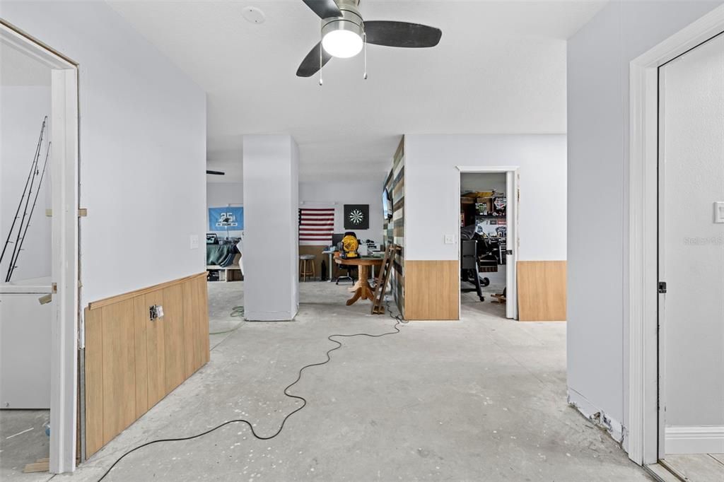 合同活跃: $670,000 (3 贝兹, 2 浴室, 1814 平方英尺)