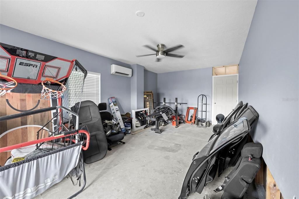 合同活跃: $670,000 (3 贝兹, 2 浴室, 1814 平方英尺)