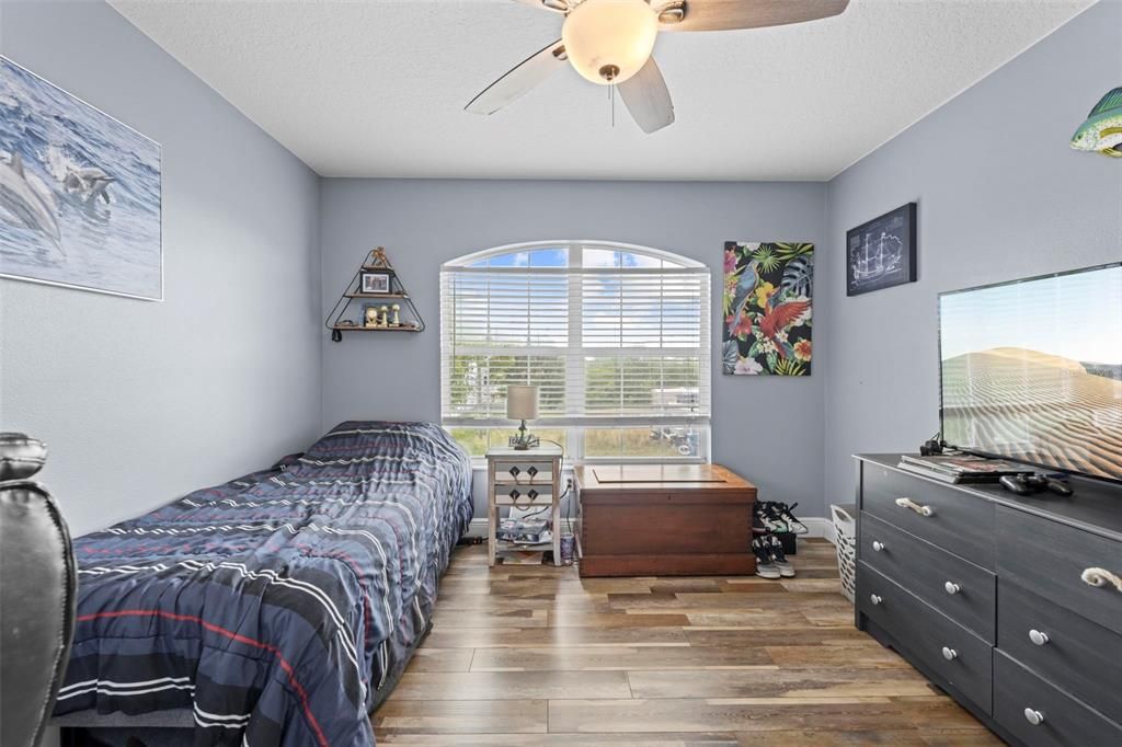 合同活跃: $670,000 (3 贝兹, 2 浴室, 1814 平方英尺)