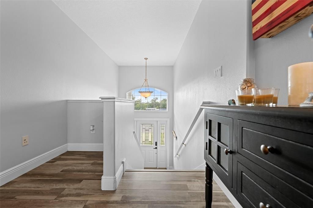 合同活跃: $670,000 (3 贝兹, 2 浴室, 1814 平方英尺)