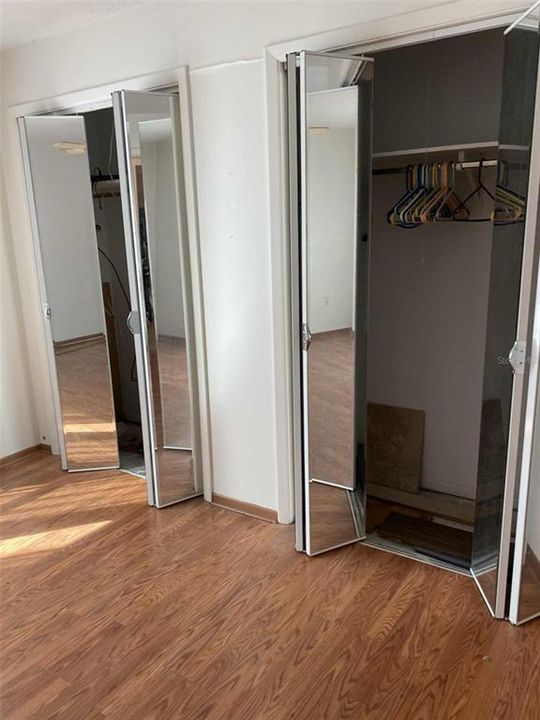 For Sale: $100,000 (1 beds, 1 baths, 695 Square Feet)