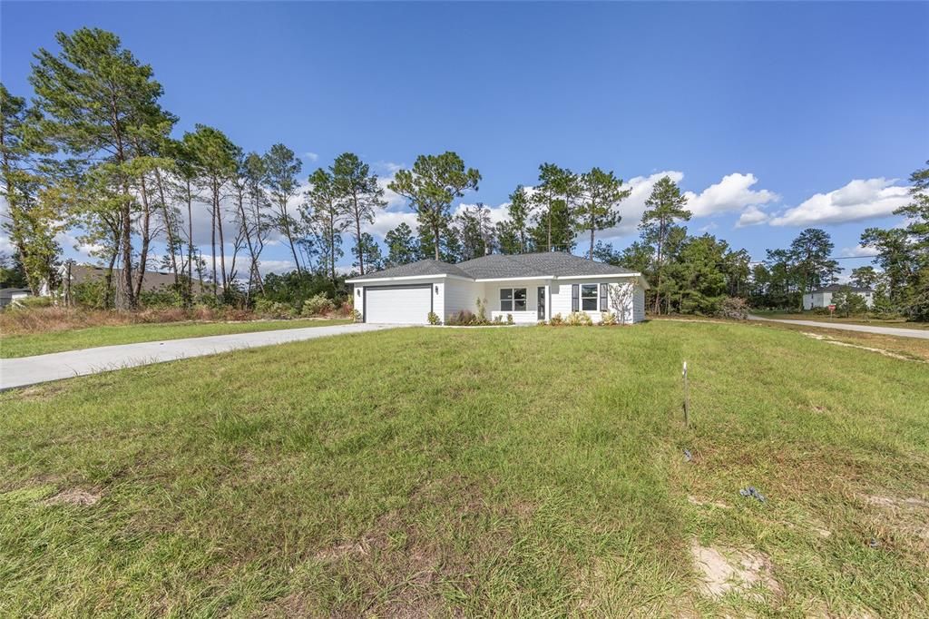 For Sale: $299,999 (3 beds, 2 baths, 1576 Square Feet)