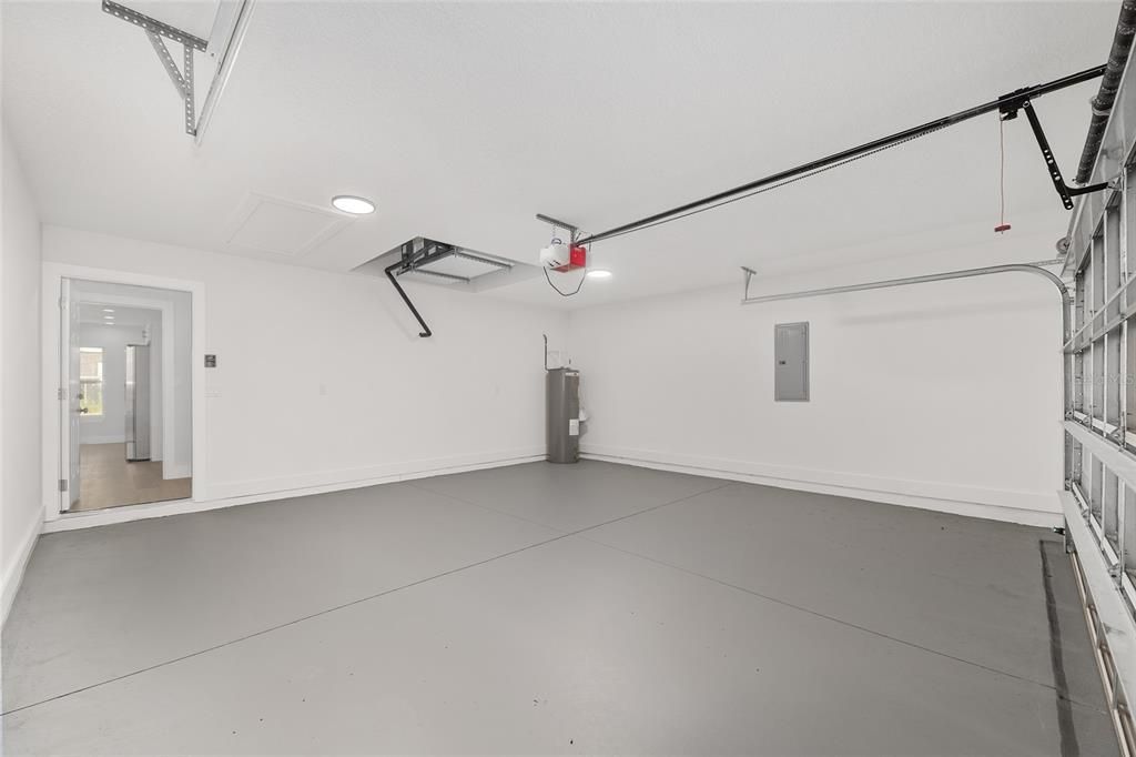 For Sale: $299,999 (3 beds, 2 baths, 1576 Square Feet)