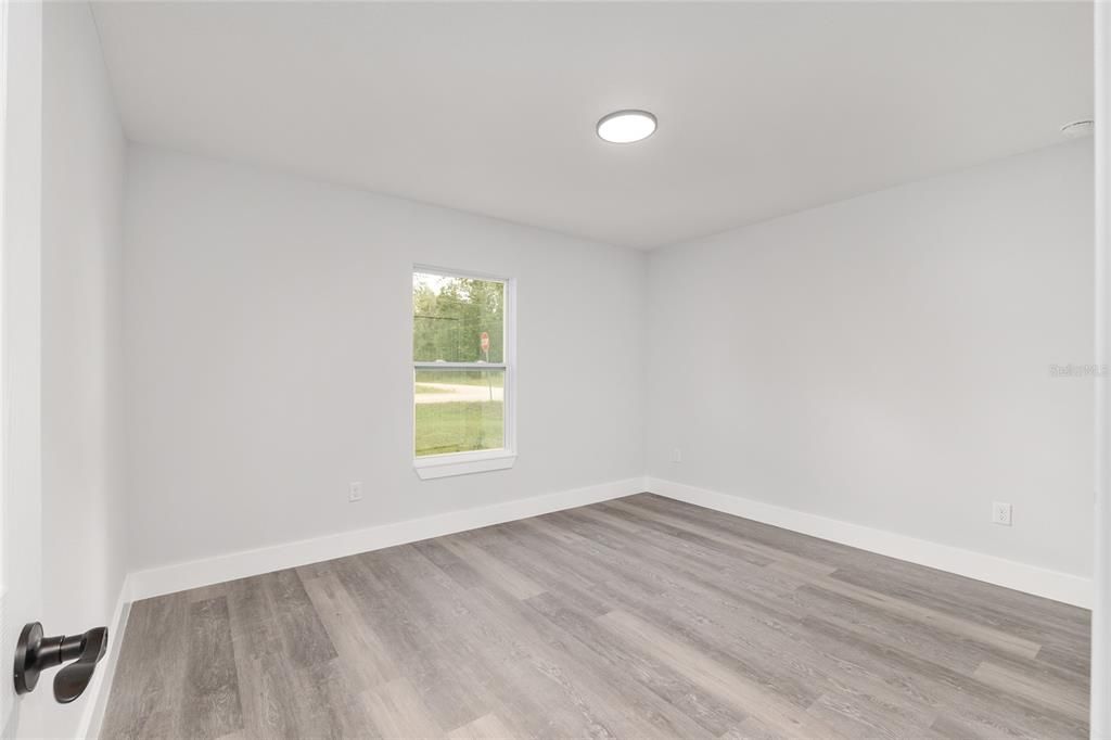 For Sale: $299,999 (3 beds, 2 baths, 1576 Square Feet)