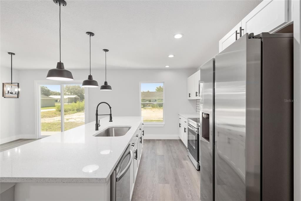 For Sale: $299,999 (3 beds, 2 baths, 1576 Square Feet)