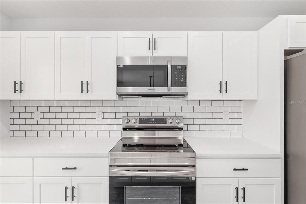 For Sale: $299,999 (3 beds, 2 baths, 1576 Square Feet)