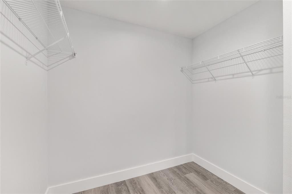 For Sale: $299,999 (3 beds, 2 baths, 1576 Square Feet)