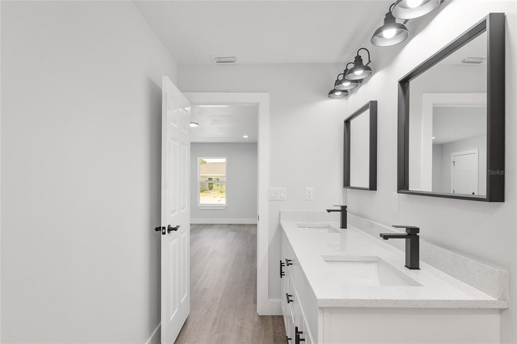 For Sale: $299,999 (3 beds, 2 baths, 1576 Square Feet)