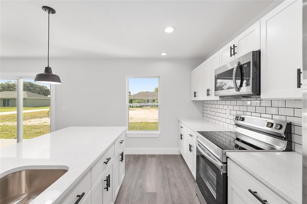 For Sale: $299,999 (3 beds, 2 baths, 1576 Square Feet)