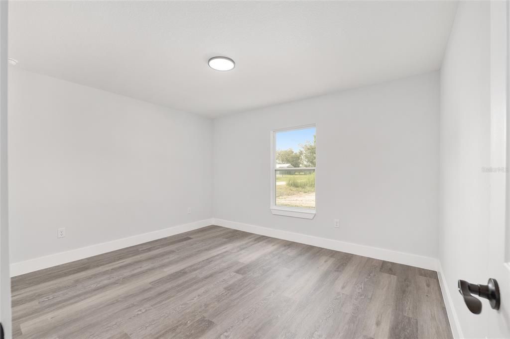 For Sale: $299,999 (3 beds, 2 baths, 1576 Square Feet)