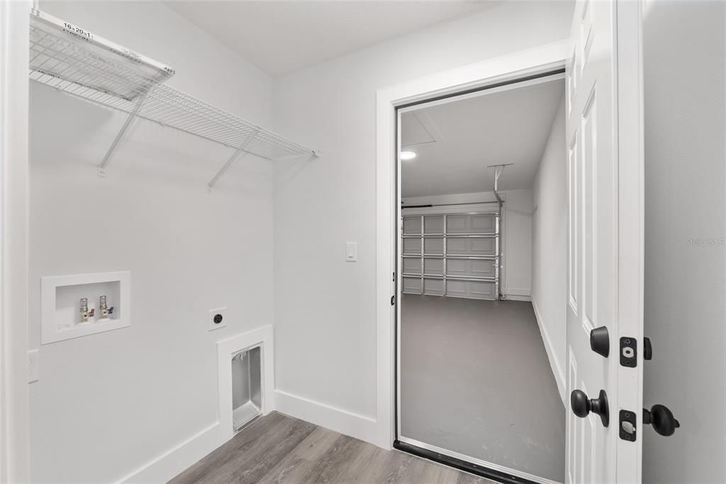 For Sale: $299,999 (3 beds, 2 baths, 1576 Square Feet)