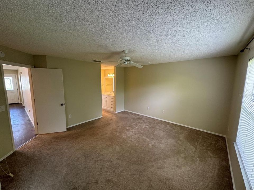 В аренду: $1,900 (2 спален, 2 ванн, 1148 Квадратных фут)