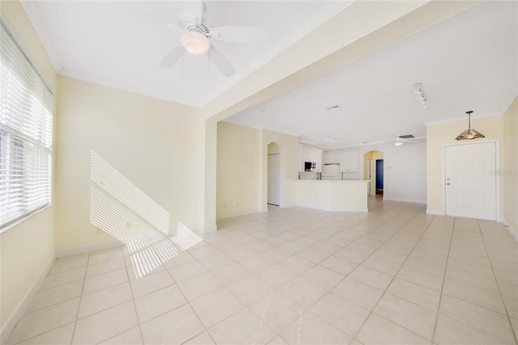 En Venta: $310,000 (2 camas, 2 baños, 1341 Pies cuadrados)