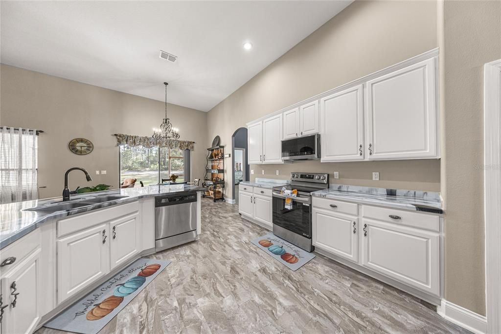 For Sale: $449,000 (4 beds, 3 baths, 2653 Square Feet)