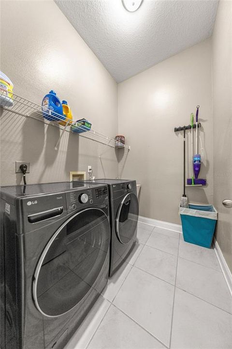 For Sale: $449,000 (4 beds, 3 baths, 2653 Square Feet)