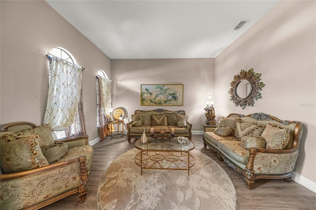 For Sale: $449,000 (4 beds, 3 baths, 2653 Square Feet)