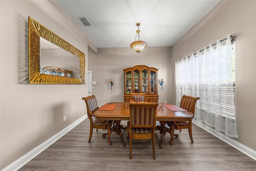 For Sale: $449,000 (4 beds, 3 baths, 2653 Square Feet)