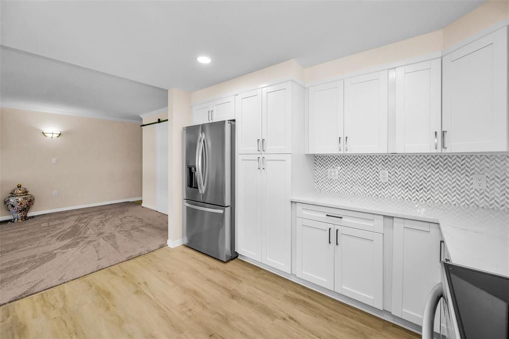 For Sale: $178,500 (1 beds, 1 baths, 1025 Square Feet)