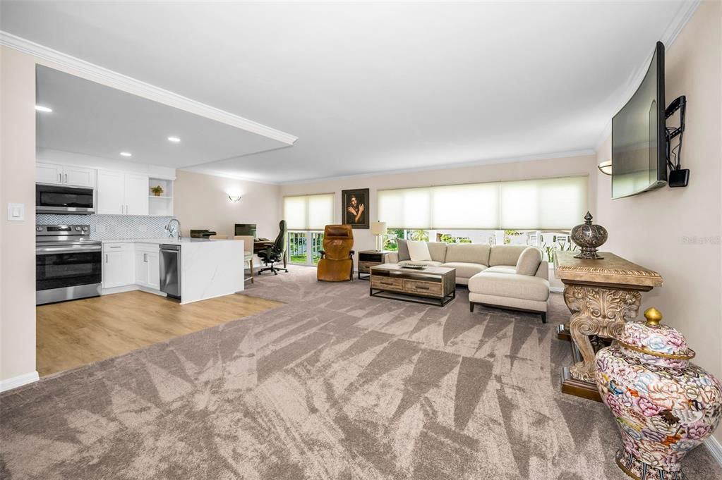 For Sale: $178,500 (1 beds, 1 baths, 1025 Square Feet)