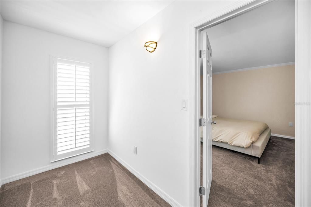 For Sale: $178,500 (1 beds, 1 baths, 1025 Square Feet)