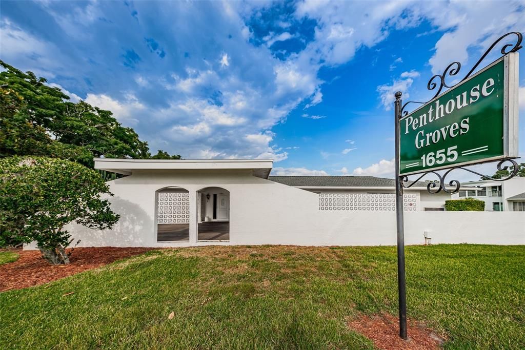 For Sale: $178,500 (1 beds, 1 baths, 1025 Square Feet)