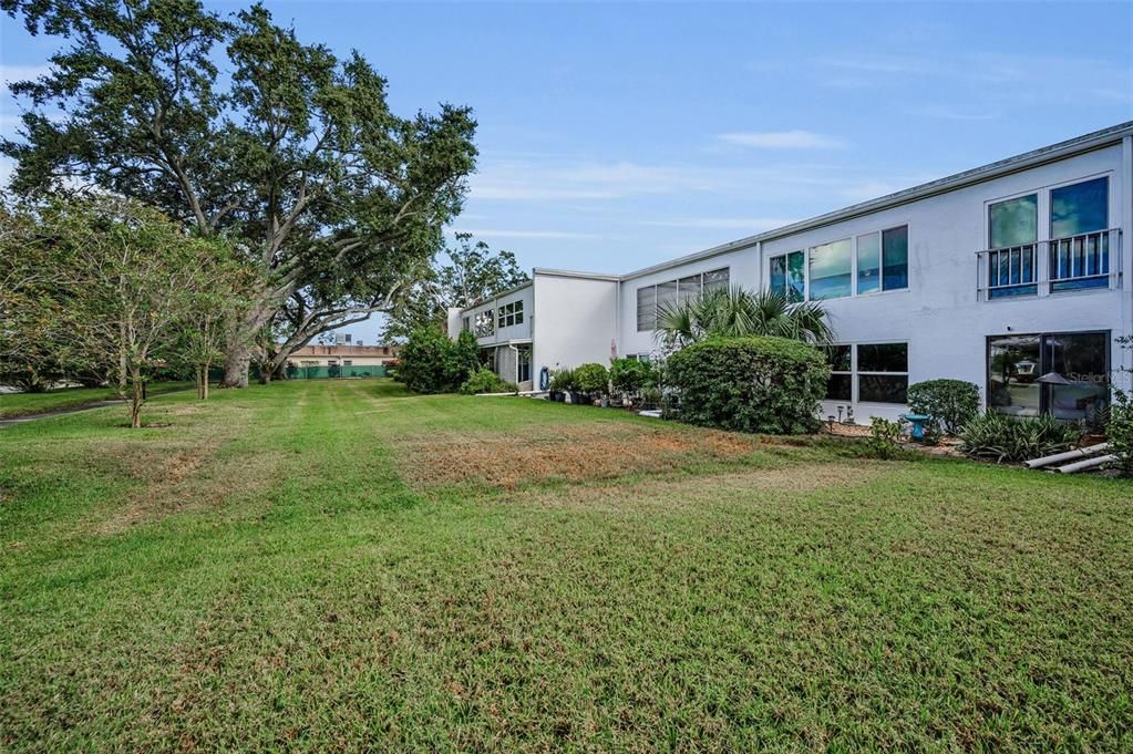 For Sale: $178,500 (1 beds, 1 baths, 1025 Square Feet)