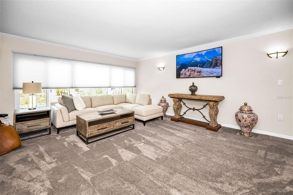 For Sale: $178,500 (1 beds, 1 baths, 1025 Square Feet)